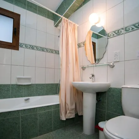 Efrosini Villa Pégeia